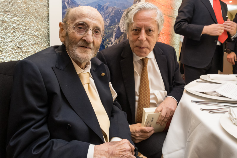 Imagen de archivo de Álvaro Pombo en la última edición de Fitur (Foto: Gobierno de Cantabria)